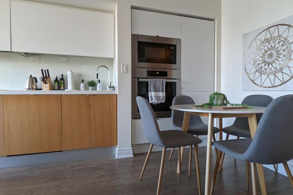 Lovely 2 Bed Condo In Downtown Toronto Esterno foto