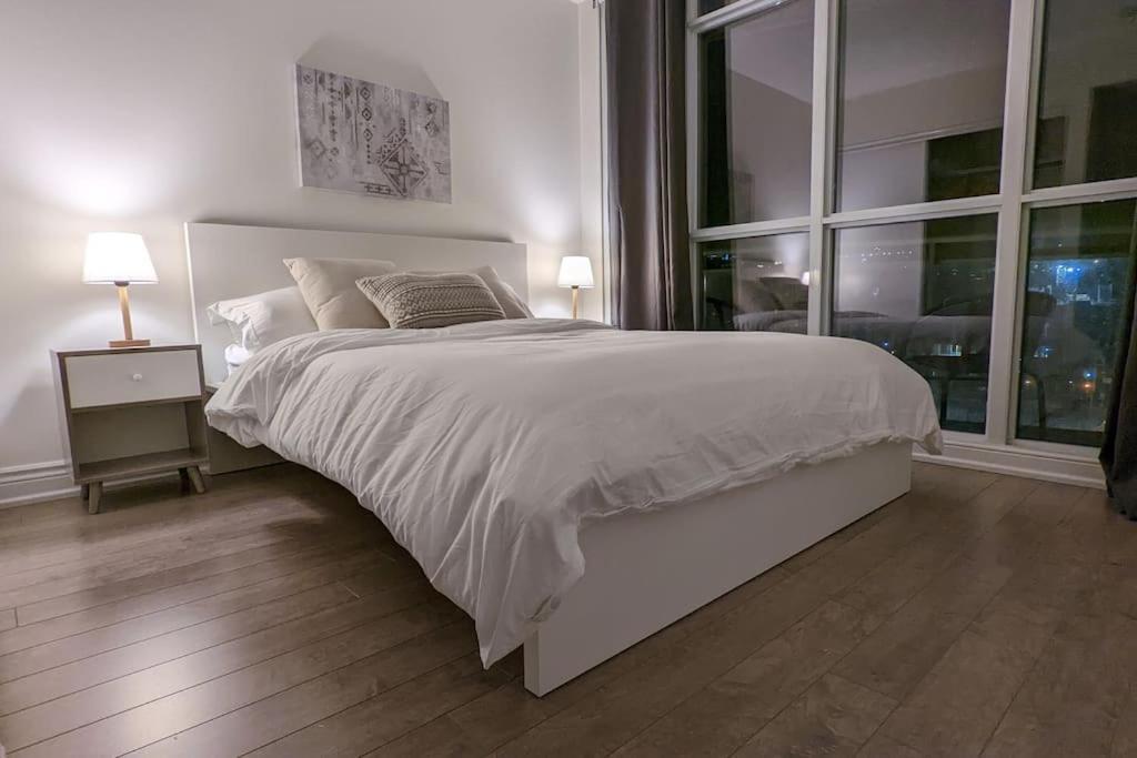 Lovely 2 Bed Condo In Downtown Toronto Esterno foto