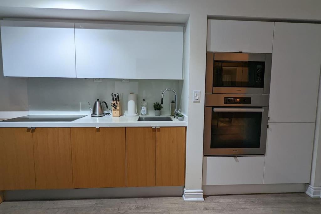 Lovely 2 Bed Condo In Downtown Toronto Esterno foto